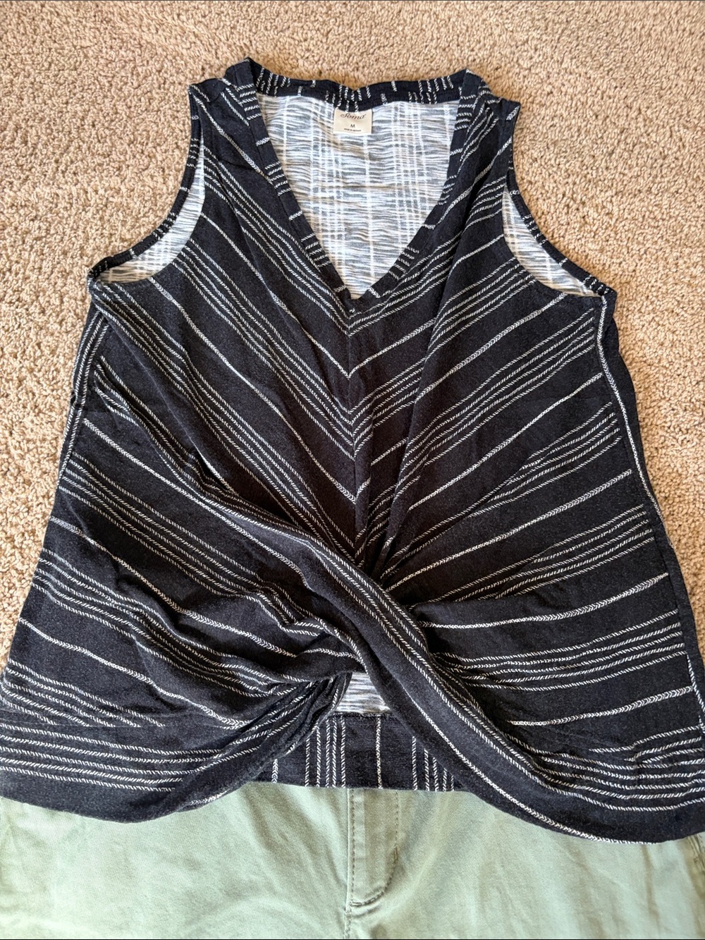 Soma Twist Front V-neck Diagonal Atripe Black & White Tank top size Medium